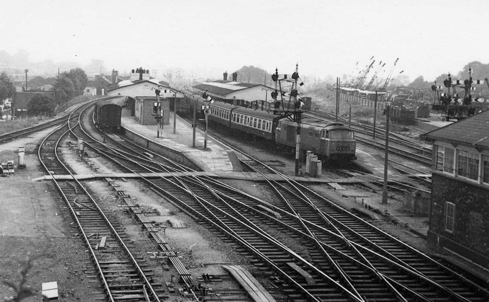 00234-station-view- - Station Road & Ironworks